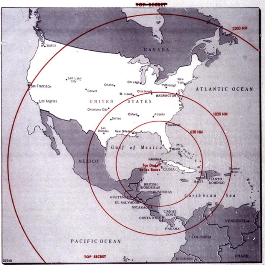 A map of the Caribbean during the Cuban Missile Crisis showing Cuba, the United States and the Soviet Union, with arrows and shaded circles illustrating the range of Soviet nuclear missiles and the proximity of Cuba to the US. 